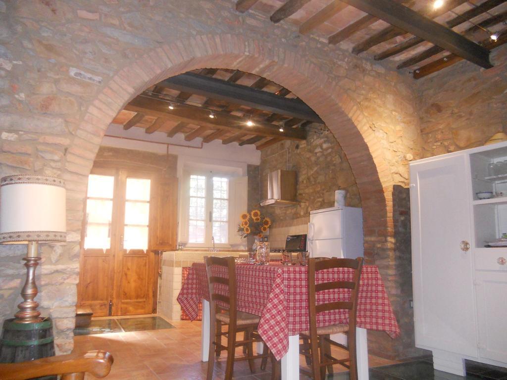 Apartment Casa Antica Chianni Quarto foto